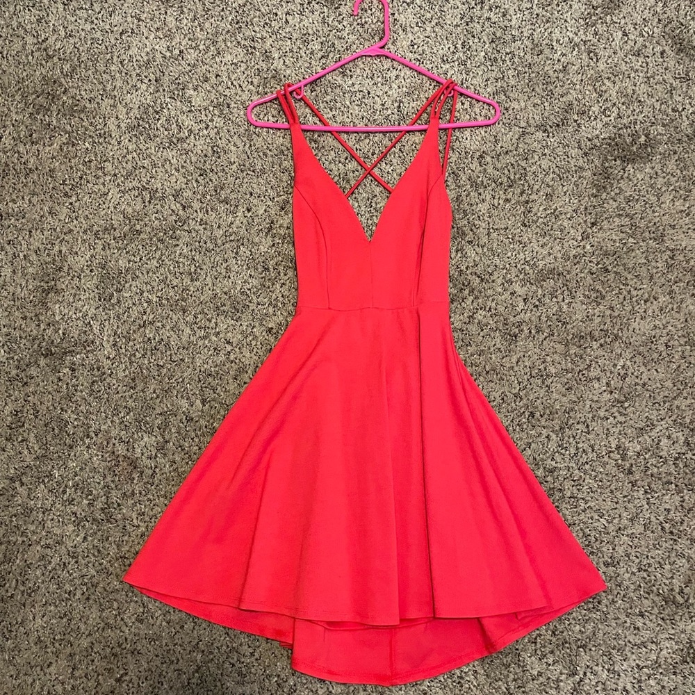 Beautiful red strappy dress! size medium, brand is Lulus